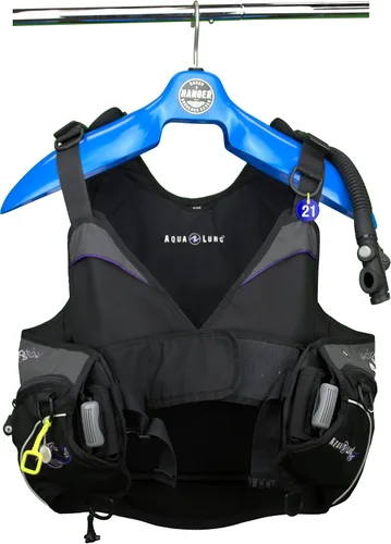 Vista 7 de Percha para colgar abrigos de parka «Shoulder Saver», fabricado en Estados Unidos, gancho giratorio de 6 pulgadas (azul)