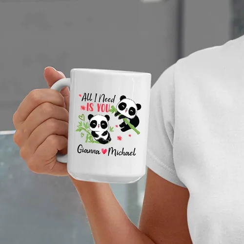 Vista 3 de Taza de té de pandas con nombres personalizados, taza con texto en inglés «All I Need Is You», regalos divertidos de panda para niños, amigos