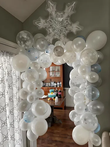 Vista 3 de Kit de arco de guirnalda de globos de invierno de 79 piezas, globo de papel de aluminio de copo de nieve azul perla blanca perla gris perla