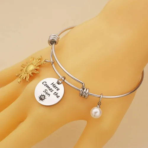 Vista 3 de SELOPU - Pulsera inspiradora de Beatles con letras de los Beatles Here Comes the Sun Beatles, regalo significativo para fanáticos leales