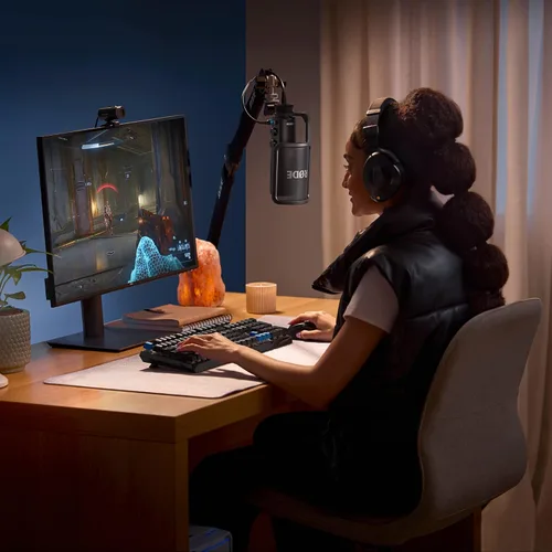 Vista 10 de RØDE NT-USB+ Micrófono condensador USB de grado profesional para grabar audio de calidad de estudio directamente en una computadora o dispositivo