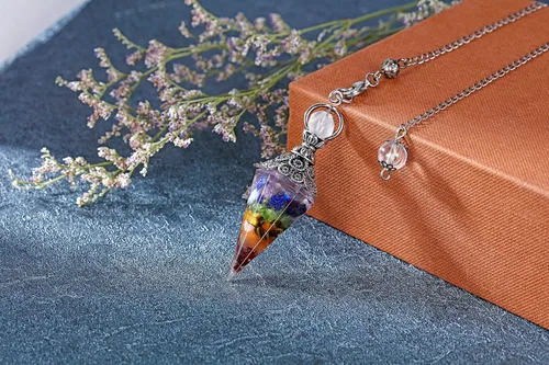 Vista 4 de Jovivi Péndulos de cristal curativo para adivinación radiestesia, 6 piedras hexagonales puntiagudas de resina con chip de resina Reiki Wicca