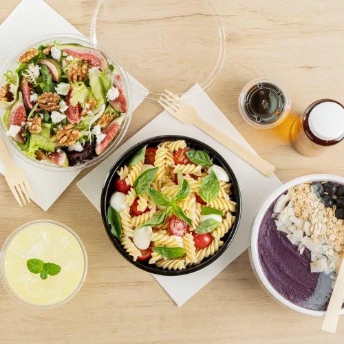 Vista 8 de Restaurantware Ensaladeras de plástico de 21 onzas, 200 cuencos de plástico desechables reciclables, grandes tazones de plástico negro para llevar