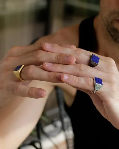 Vista 5 de Anillo cuadrado de sello de lapislázulis, joyería azul del lapislázuli, Oro, Lapislázuli