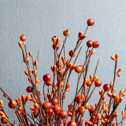 Vista 5 de JINGHONG Paquete de 6 tallos de bayas de otoño de 43 cm de alto, púas de bayas naranjas artificiales, púas florales artificiales para jarrones Baya