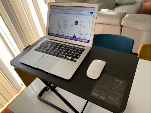 Vista 5 de Mount Plus KBT10 - Soporte ultradelgado para laptop, teclado y mouse de 24 pulgadas, elevador ajustable para escritorios de pie Eleva hasta 15.6
