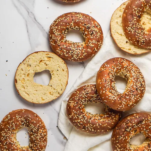 Vista 4 de Hero Todo en Uno Bagel - 5g de carbohidratos netos, 17g de proteína, alta en fibra, 140 calorías por porción (2 paquetes (10 bagels))