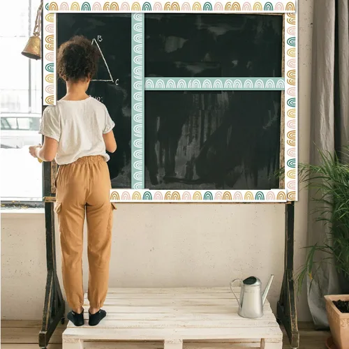 Vista 7 de Bordes de tablón de anuncios de arcoíris bohemio de 68 pies, decoraciones retro geniales para aula, bordes de arcoíris y sol, bordes de lunares