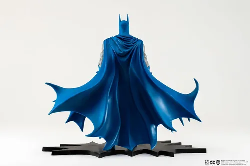 Vista 4 de DC Heroes: Batman (versión clásica) Vista previa Estatua exclusiva a escala 1:8