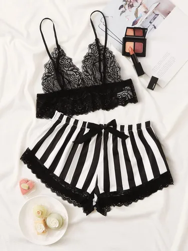 Vista 5 de OYOANGLE Conjunto de pijama de 2 piezas para mujer, con encaje floral, lazo frontal, brasier y pantalones cortos