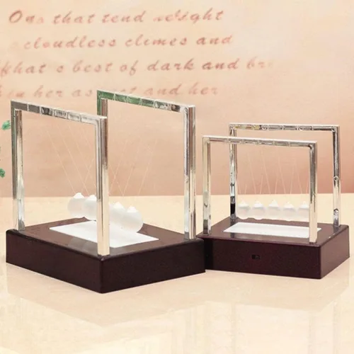 Vista 2 de Baoblaze Newtons Cradle - Pelotas de equilibrio de cristal, juguetes físicos, mesa de péndulo oscilante para niños y adultos, regalos aliviadores