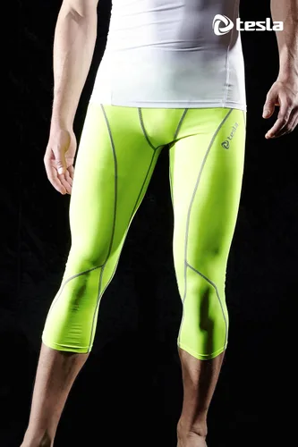 Vista 4 de TSLA Pantalones de compresión 34 para hombre, mallas de entrenamiento para correr, leggings atléticos capri de secado fresco, capa base de yoga