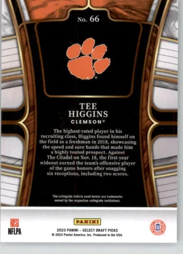 Vista 2 de 2023 Panini Select Draft Picks Blue #66 Tee Higgins Clemson Tigers Concourse Official NCAA Football Card in Raw (NM or Better) Condition