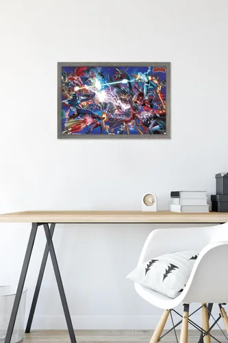 Vista 6 de Trends International Marvel Comics Secrets Wars - Póster de pared de batalla de 14.725 x 22.375 pulgadas, versión enmarcada de madera de granero
