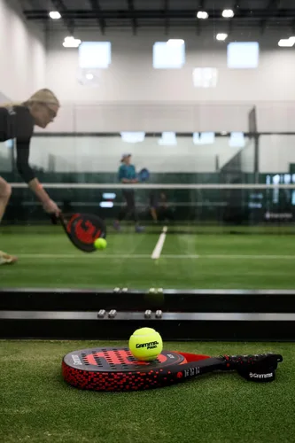 Vista 5 de Gamma Pelotas de pádel presurizadas deportivas, aprobadas por IPF, paquete de 3 unidades, alto rendimiento, rebote duradero y consistente, ideal