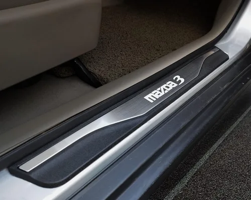 Vista 2 de Accesorios protectores de rayones para umbral de puerta de automóvil para Mazda 3 2015-2024, cubierta de placa protectora de entrada de puerta