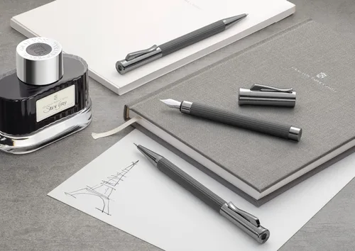 Vista 4 de Faber-Castell Graf von Bolígrafo Tamitio Stone Gris