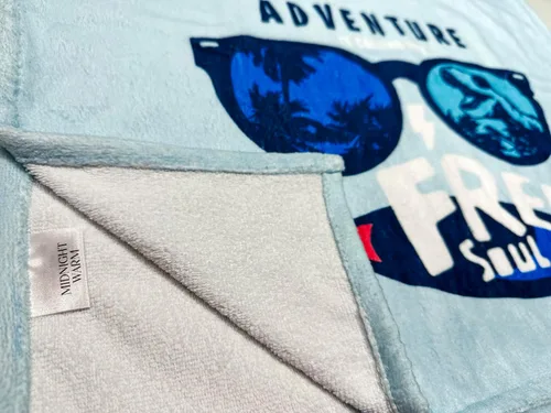 Vista 5 de Toalla de poncho de playa con capucha para niños, 100% algodón turco en el interior y microfibra de secado rápido en el exterior - Suave