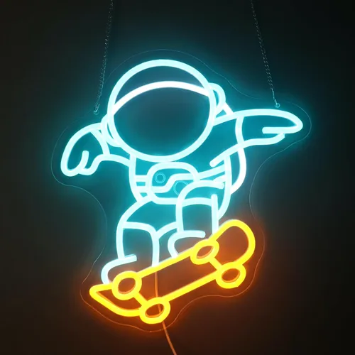 Vista 7 de Astronaut Skateboarding" Space Adventure Light - Arte de pared LED genial y que desafía la gravedad para sala de juegos, dormitorio, decoración