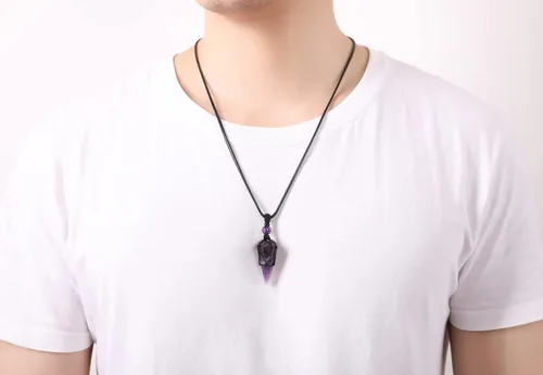 Vista 4 de XIANNVXI collar de piedras preciosas de cristal curativo con colgante de pirámide y cadena ajustable, joyería de cuarzo natural reiki para hombres