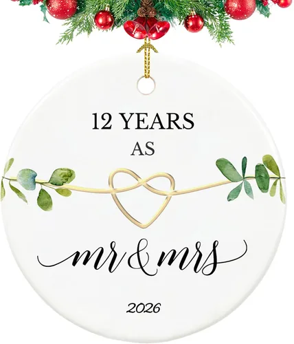 Vista 6 de Adorno de primer aniversario, regalos para el primer aniversario, regalos de boda de primer año para pareja, ella, él, adorno de cerámica de 2.9