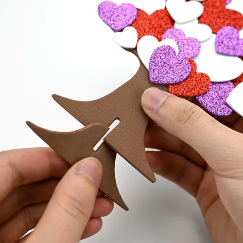 Vista 6 de TINYFUTURE 18 juegos de coronas de espuma para el día de San Valentín, kits de manualidades, decoración autoadhesiva de corazón, letras de corazón