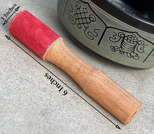 Vista 4 de Cuenco tibetano de madera dura fácil de jugar, envuelto en cuero, color rojo mazo