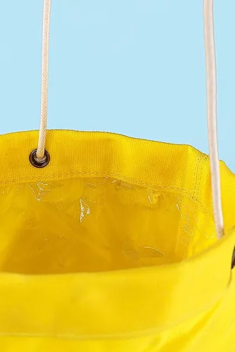 Vista 2 de Caldo Dos perchas para plantas, perfectas para decoración de interiores o exteriores (amarillo)