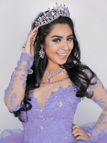 Vista 2 de SWEETV Genesis - Juego de corona de quinceañera de boda para novia, paquete de 3 aretes de tiara, juego de joyas plateadas para novia, disfraz