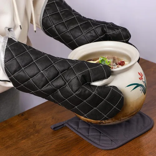 Vista 4 de ARCLIBER Guantes de horno resistentes al calor al fuego 425 ° F, guantes de horno acolchados de algodón de tela de toalla suave, guantes de cocina