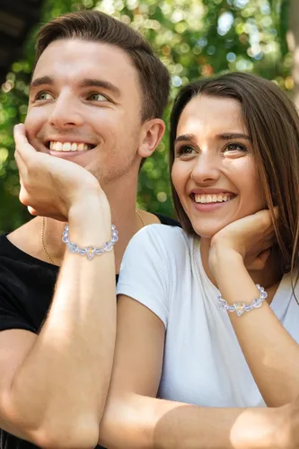 Vista 4 de Pulsera de buena suerte de serpiente blanca hecha en Japón para mujeres y hombres, amuleto de buena suerte feng shui, deidades guardianas, cristal