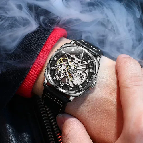Vista 2 de OLEVS Relojes de esqueleto para hombre, reloj clásico de muñeca pequeña con esfera de diamante automático, reloj Tonneau impermeable retro cómodo