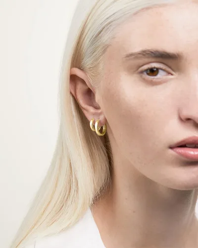 Vista 2 de MILLA Aretes tipo huggie de oro de 14 quilates o plata de ley para mujer, paquete múltiple e individuales, aretes para mujer, aretes de moda Y2K
