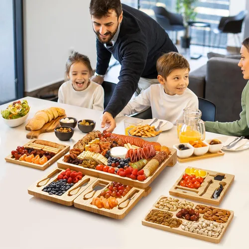 Vista 5 de Juego de tablas grandes de charcutería como regalo – Juego de tabla de queso y cuchillo con bandeja de queso extra, tabla de charcutería de bambú