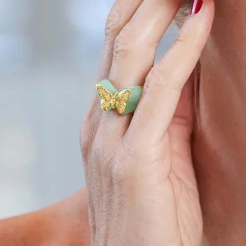 Vista 4 de Ross-Simons Anillo de mariposa de jade en oro amarillo de 14 quilates, Gema, Jade