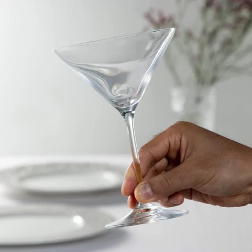 Vista 2 de Riedel Vinum XL Copas de Martini (juego de 2), Copas de Martini de Cristal Soplado de Precisión con Tallo – Elegantes Copas de Cóctel para Bar
