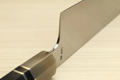 Vista 8 de Yoshihiro HAP40 Gyuto - Cuchillo de chef de acero inoxidable de alta velocidad, mango de ébano de triple anillo (9.5 pulgadas)