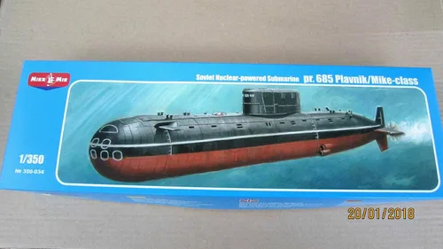 Vista 2 de Mikro-mir 350-034 - 1/350 Submarino pr.685 Plavnik/Mike Soviético Pow. kit