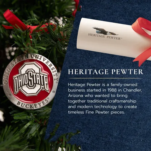 Vista 6 de Baylor University Class of 2025 Adorno para árbol de Navidad esculpido a mano Incrustación de metal intrincadamente hecha de Alma Mater de peltre