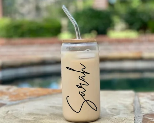 Vista 3 de Vasos personalizados con tapas de bambú y popote de vidrio, vasos de vidrio con forma de lata de 16 onzas, vasos de cerveza, vasos de café helado