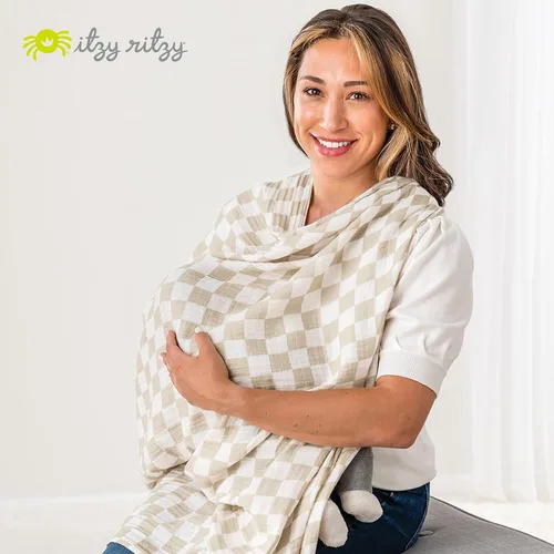 Vista 7 de Itzy Ritzy Cobertor Multiusos Boss de Lactancia – Una Cubierta de Lactancia, Manta para Envolver, Cobertura para Asiento de Auto, Tapete para Tiempo
