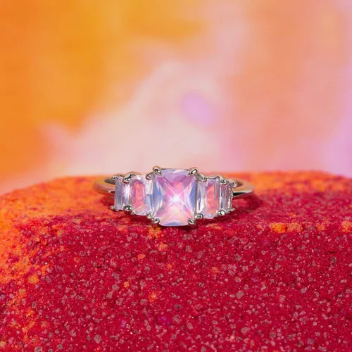 Vista 3 de Fragrant Jewels Vela de piedra natal de octubre con anillo de turmalina CZ en el interior (tamaño 9)