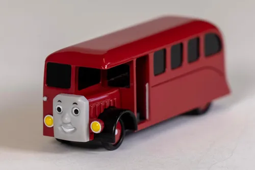 Vista 5 de Bachmann Trenes - THOMAS & FRIENDS BERTIE THE BUS - Escala HO, Rojo