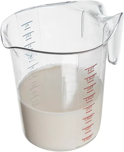 Vista 8 de Restaurantware-Chef 101 - Tarro medidor de 4 cuartos de galón, 1 vaso de medición duradero, unidades métricas e imperiales, boquilla en forma de V