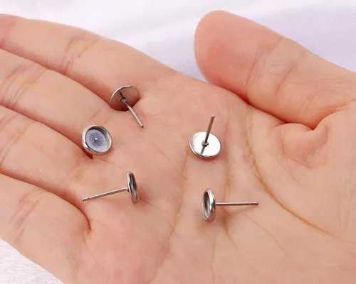 Vista 3 de Shapenty Aretes de bisel de cabujón en blanco de acero inoxidable, postes planos y redondos, bandeja de bisel para aretes de resina epoxi, bricolaje