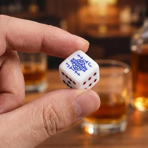Vista 4 de Juego de dados de póquer acrílico blanco, 0.630 in, dados duraderos de 6 caras para juegos de cartas, mentirosos, fiestas, entretenimiento