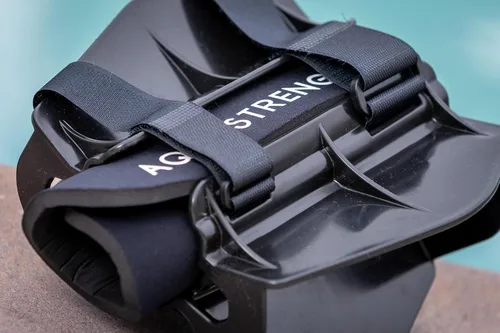 Vista 3 de Aquastrength Aletas de resistencia acuática Aumenta el arrastre para fuerza y tonificación Pesas de piernas de agua para piscina Guía