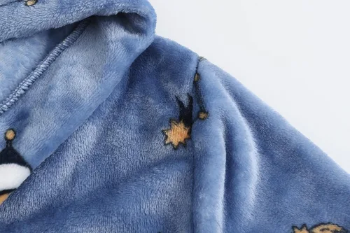 Vista 3 de BAOPTEIL Bata de baño con capucha para niños, bata de franela con capucha para niños, suave bata de dormir