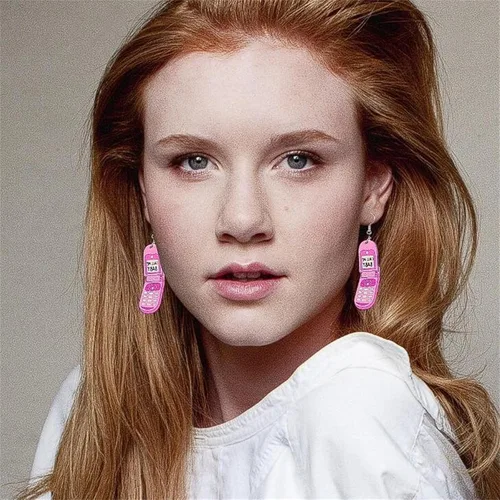 Vista 2 de MALOYANVE Aretes de cinta de casete para mujer, divertidos acrílicos coloridos de los años 80 y 90, neón, retro, ligeros, aretes colgantes