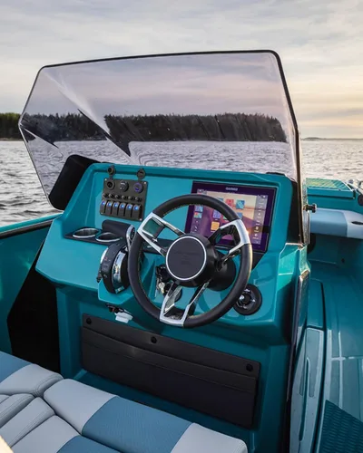 Vista 8 de Panel de Interruptores Basculantes Marinos de Aluminio de 6 Posiciones Impermeable para Barco Protegido por Disyuntor, Pantalla de Voltaje Digital